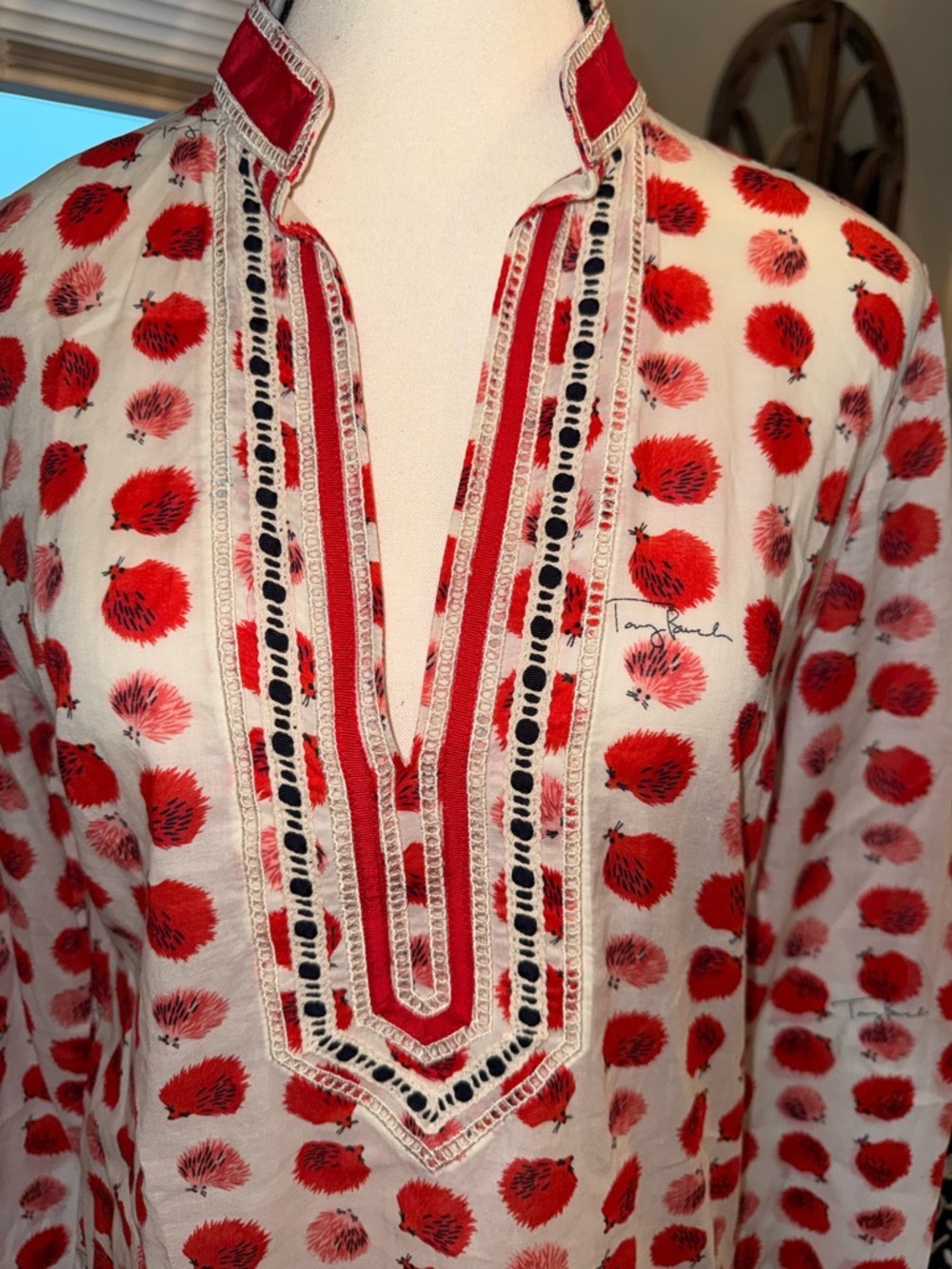 Tory Burch Red Orange Label with Navy Logo - Picture 3 of 12